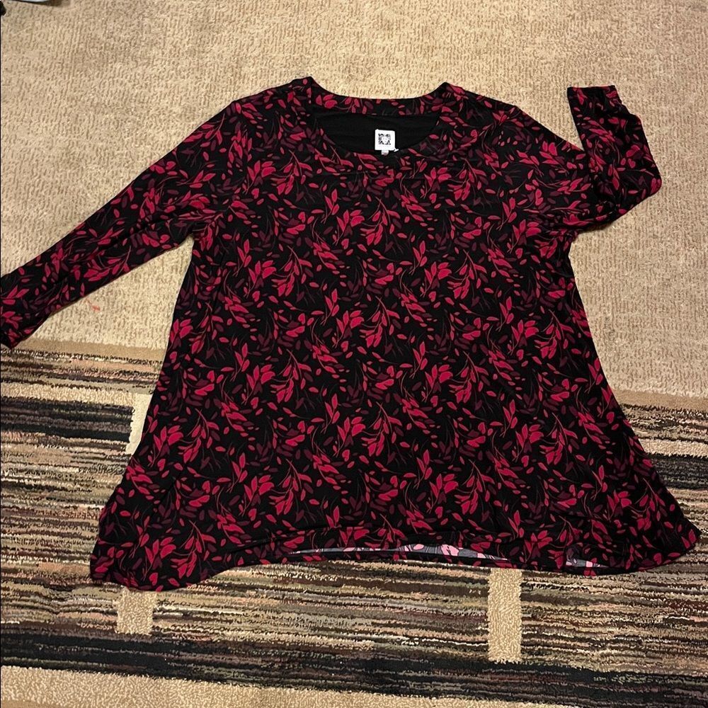 Anne Klein Black and Red Floral Top